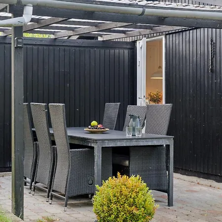 Baarde - 1-2km From The Sea By Interhome *